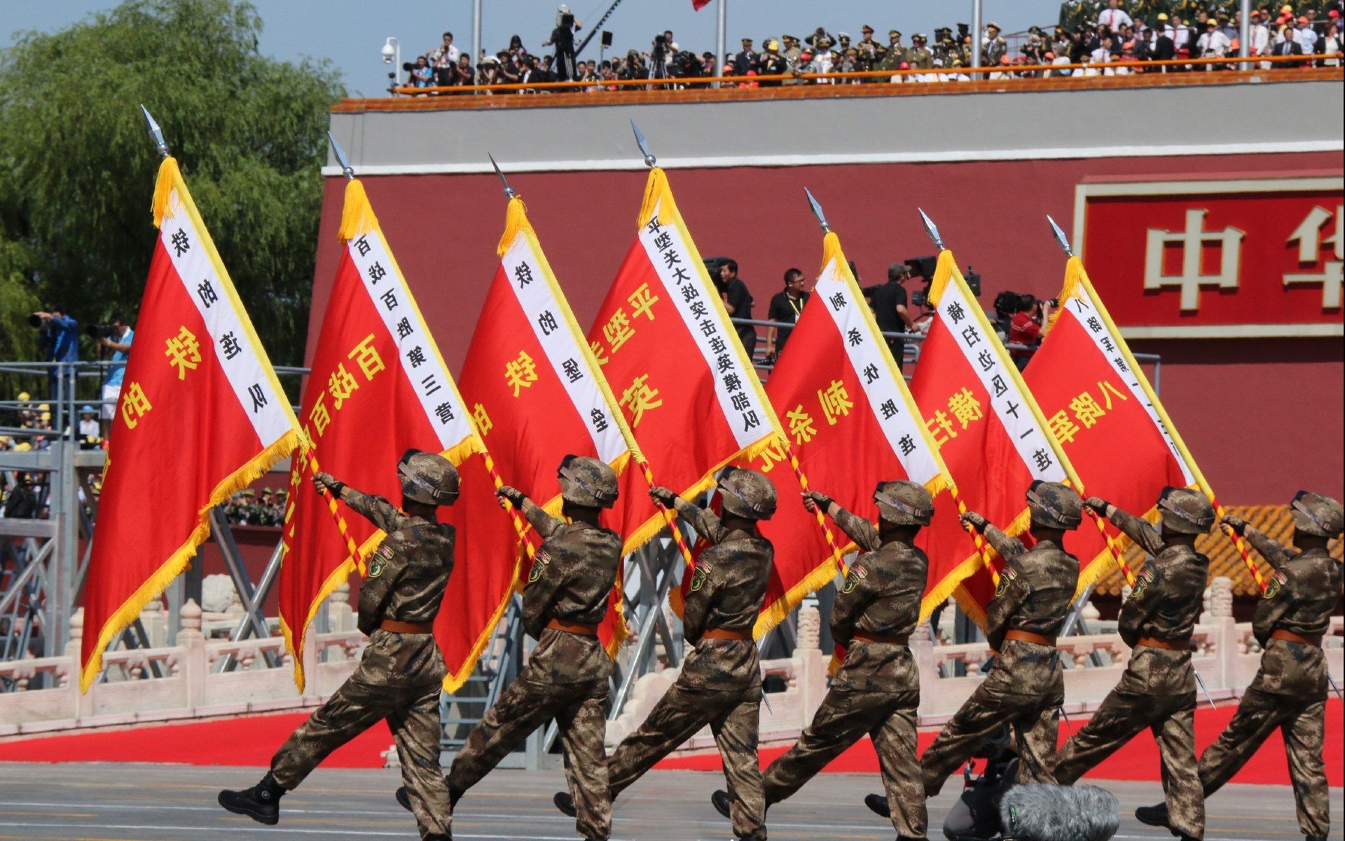 乐鱼体育(中国)官方网站-LCK年度颁奖盛典星光熠熠选手风采尽显，lck冠军奖杯